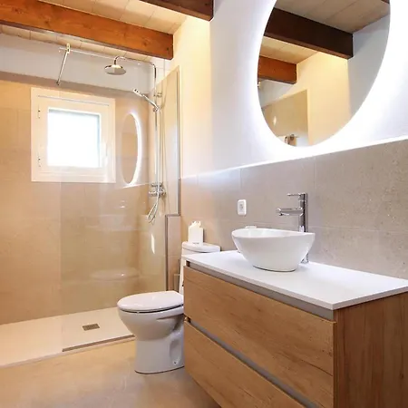 Дом отдыха 4 Bedroom In